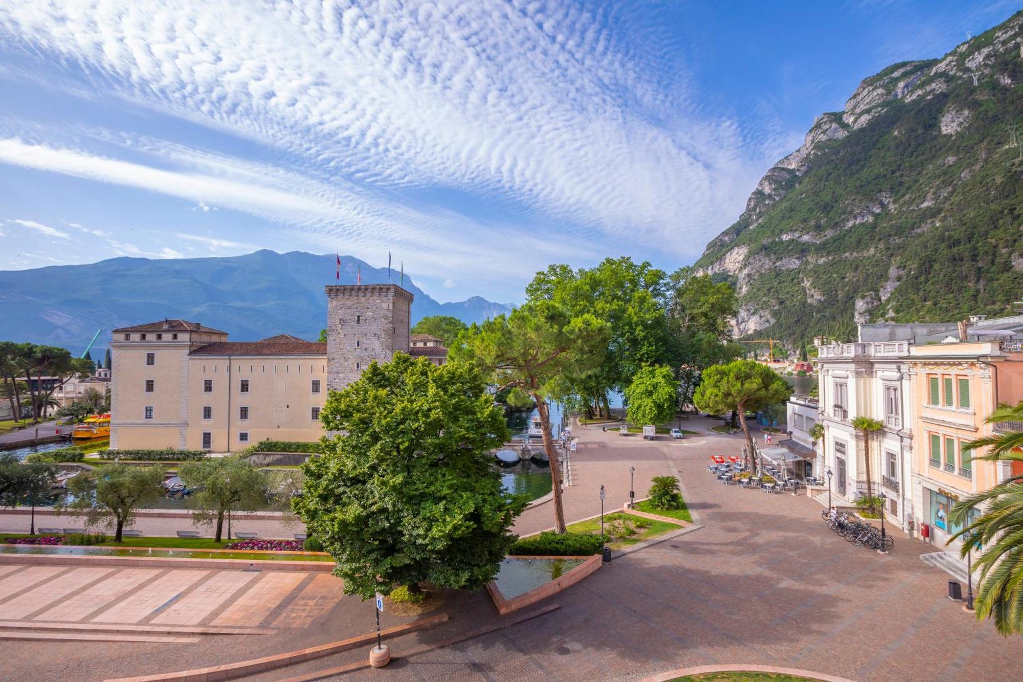 Residenza Rocca Del Lago 3 - Happy Rentals Riva del Garda Eksteriør bilde
